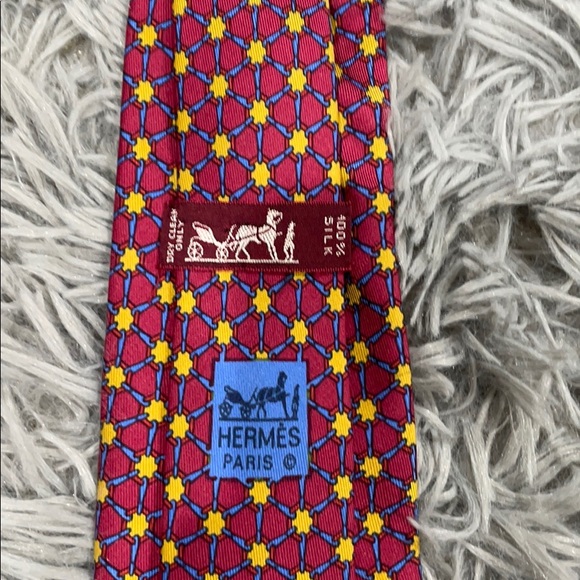 • Hermès • Silk Printed Men’s Tie Burgundy Wine - Picture 4 of 4